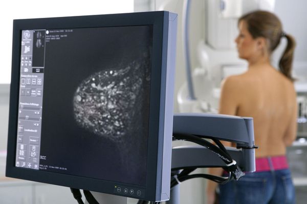 Маммограмма: "соты" силиконовых отложений